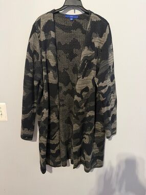 Apt. 9 Black & Olive Camo Open Cardigan